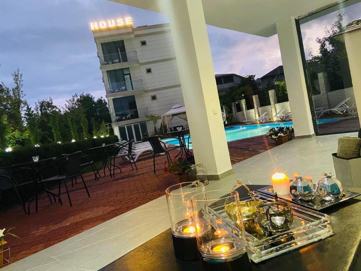 New House Kobuleti Hotel Buitenkant foto