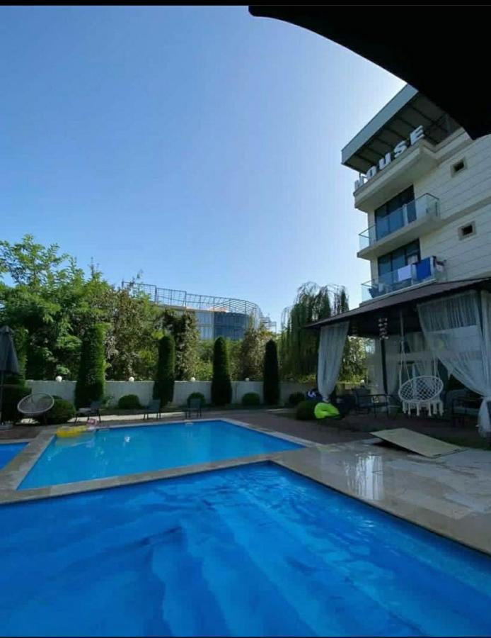 New House Kobuleti Hotel Buitenkant foto