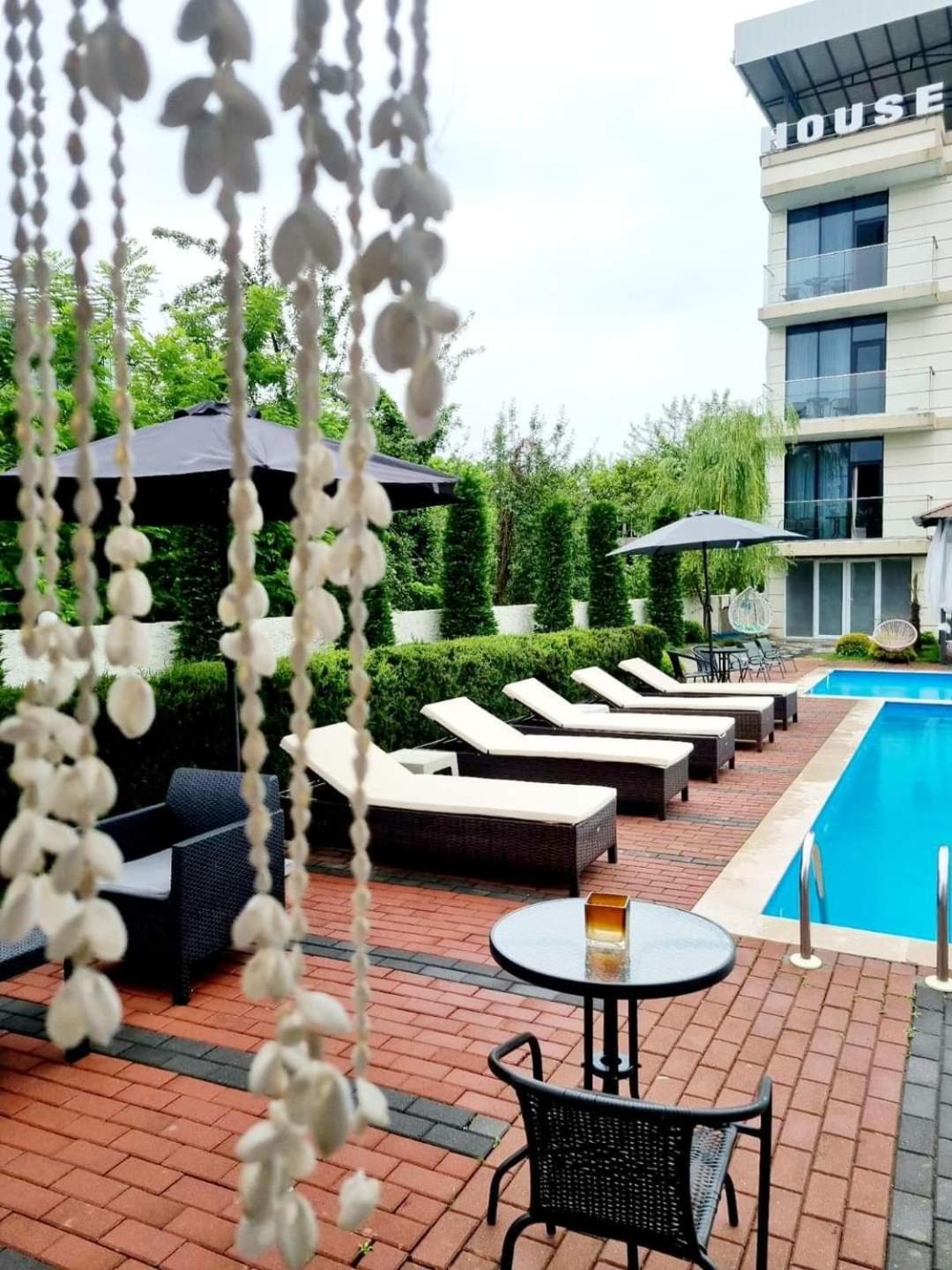 New House Kobuleti Hotel Buitenkant foto