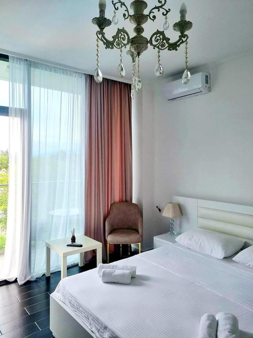 New House Kobuleti Hotel Buitenkant foto