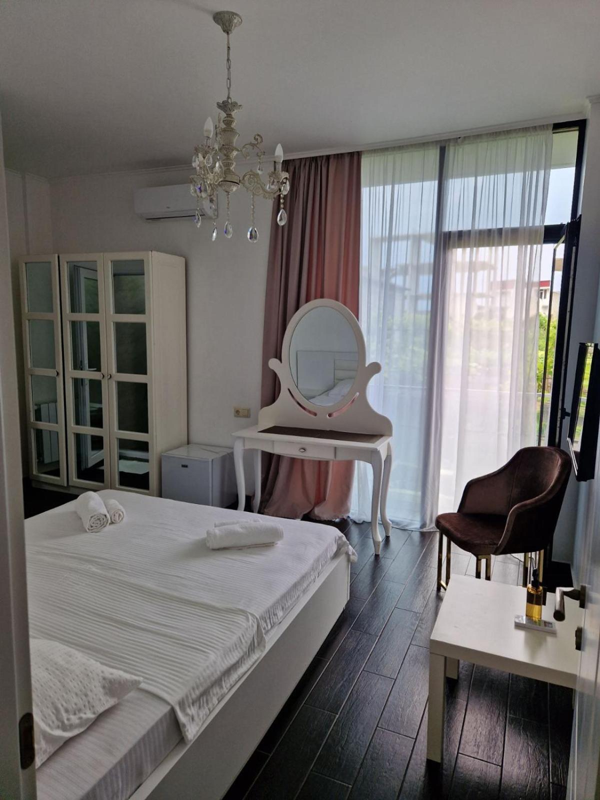 New House Kobuleti Hotel Buitenkant foto