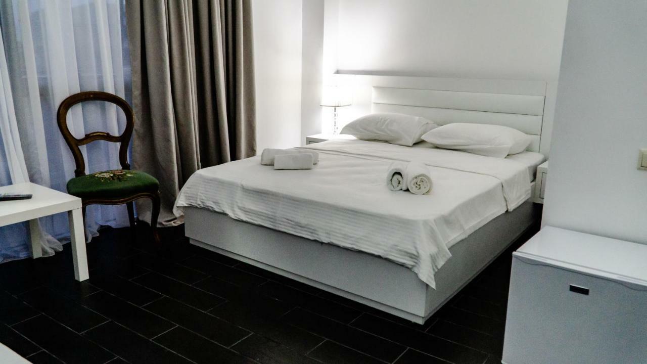 New House Kobuleti Hotel Buitenkant foto